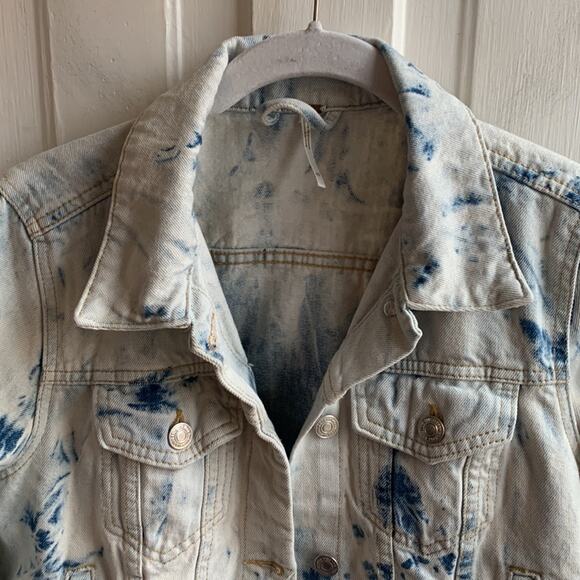 Free People Rumors Denim Jacket in Jones Tie Dye Blue - Picture 3 of 9